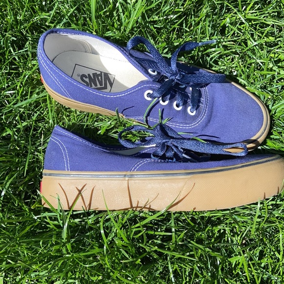 Vans - Picture 2 of 4